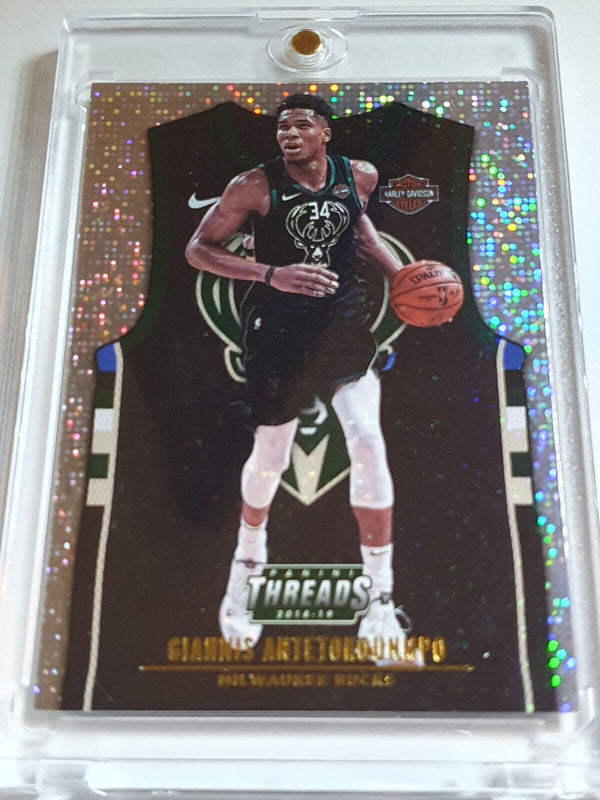 2018 Panini Threads Giannis Antetokounmpo #220 DAZZLE Prizm - Ready to Grade