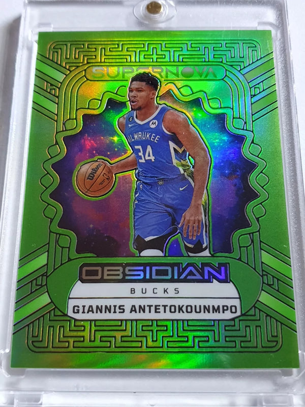 2022 Obsidian Giannis Antetokounmpo #3 ELECTRIC ETCH GREEN FLOOD /25 Holo - Rare