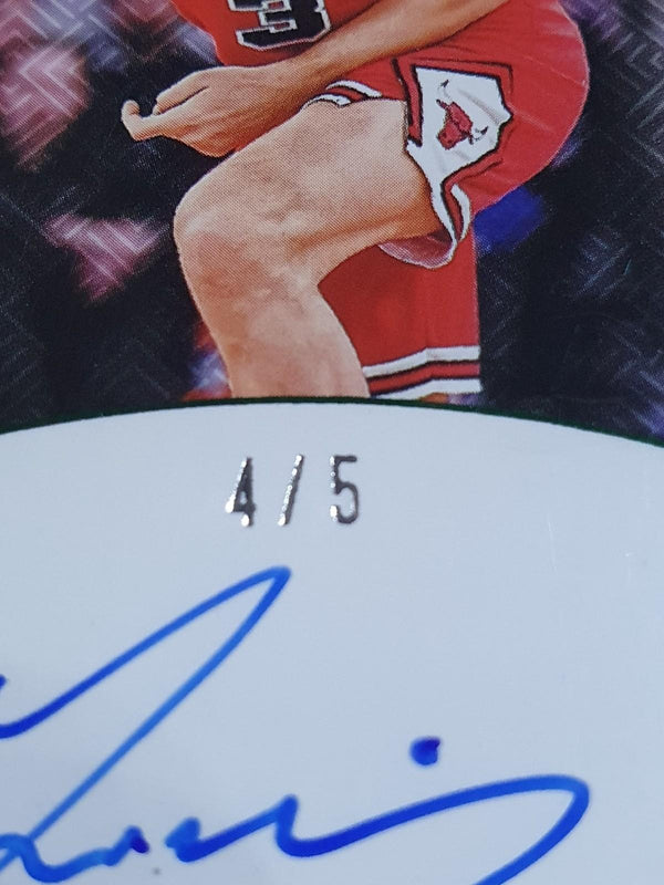2024 National Treasures Josh Giddey AUTO EMERALD /5 - On Card Autograph (Bulls)