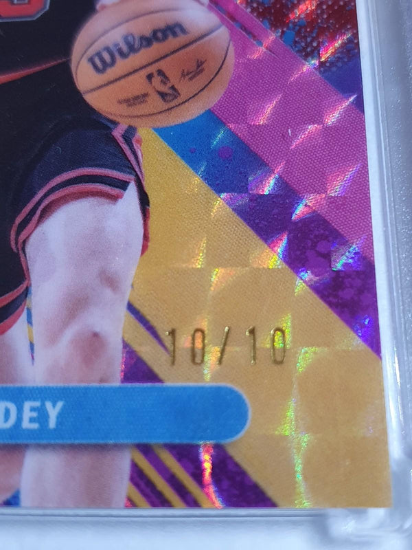 2025 Topps Finest Josh Giddey #34 RED GEOMETRIC 10/10 Refractor (Bulls) - Rare