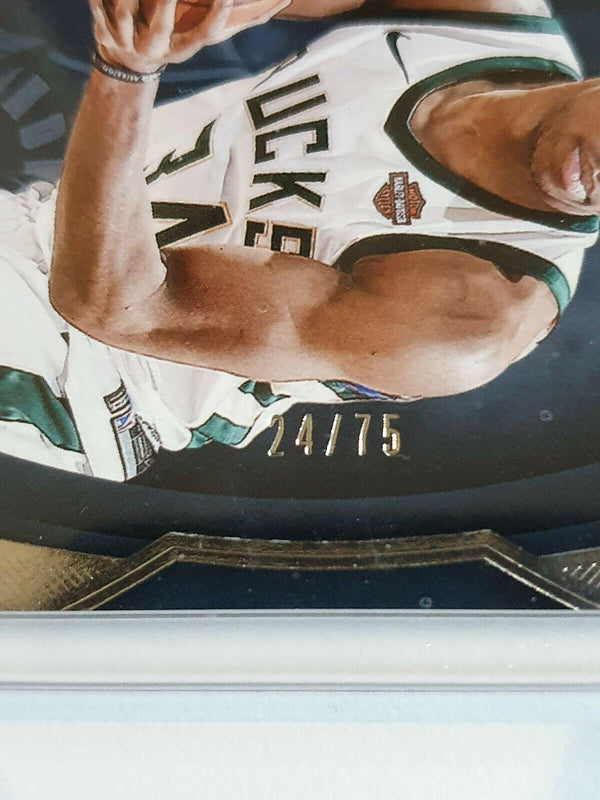 2018 Panini Dominion Giannis Antetokounmpo #49 SILVER /75 - Ready to Grade