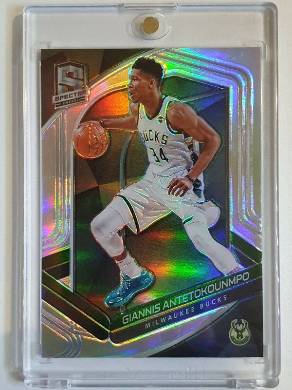 2020 Spectra Giannis Antetokounmpo #34 VARIATION SILVER Prizm - Ready to Grade