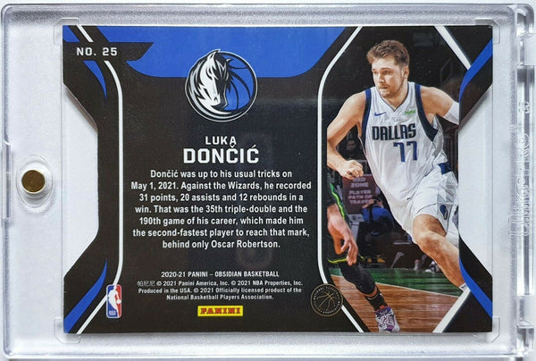 2020 Panini Obsidian Luka Doncic #25 RED FLOOD Pitch Black Holo - Rare