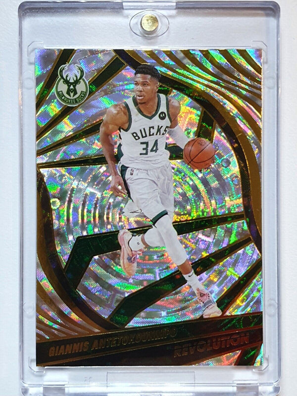 2021 Panini Revolution Giannis Antetokounmpo #4 FRACTAL Prizm - Ready to Grade