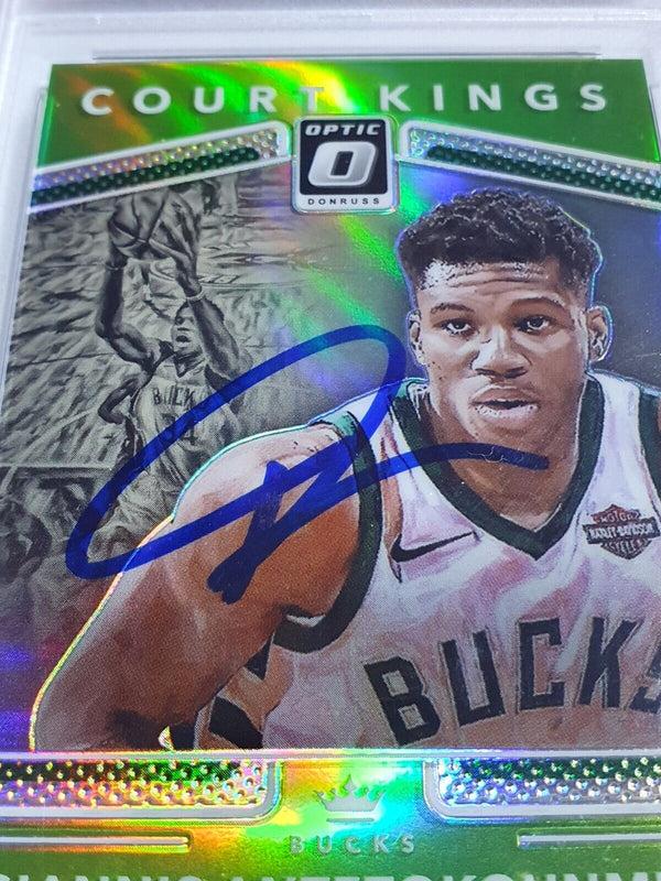 2017 Optic Giannis Antetokounmpo AUTO LIME GREEN /149 Holo Court Kings - PSA 9